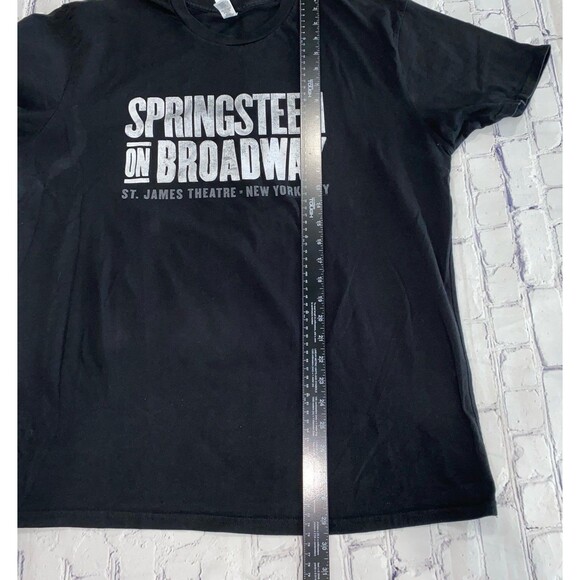 Royal Apparel T-Shirt Men's Size XL Springsteen on Broadway St James Theatre - Picture 5 of 8